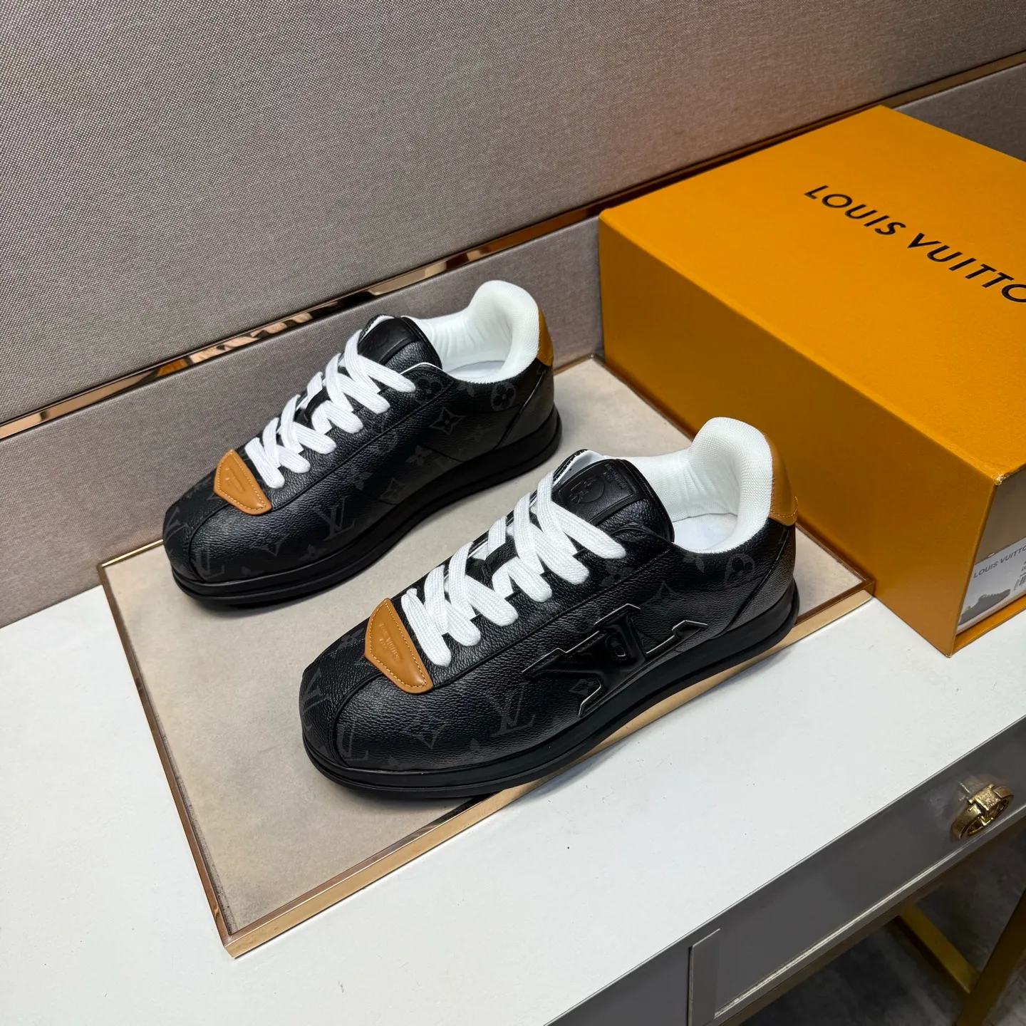 Men's men's shoes 💰pp560 [LV～] Men's casual shoes 2025z cabinet sales simultaneously 🔶Size: 38-44 #️⃣ 🔷2 colors🔜The upper is made of multi-material splicing➕Mesh lining, comfortable and breathable, sole: original comfortable and wear-resistant outsole, ⚠️real thing📱photographed🎬real thing is better📢📢📢